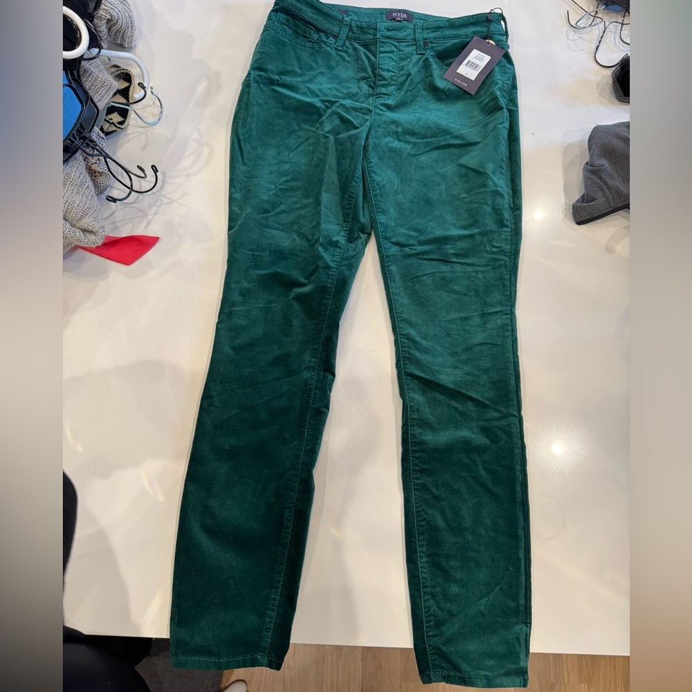 NYDJ Fit is Everything AMI Skinny Lift and Tuck technology